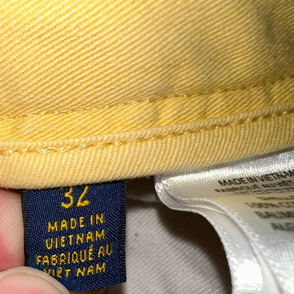 Polo Ralph Lauren relaxed fit yellow shorts - Picture 6 of 6